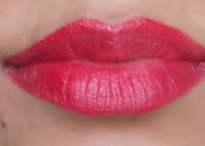 revlon super lustrous love that red lip swatch