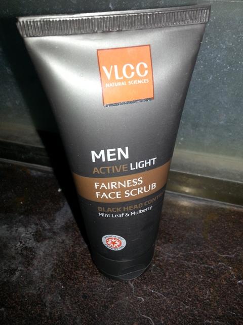 vlcc men active light fairness face scrub