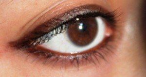 brown kohl eyes