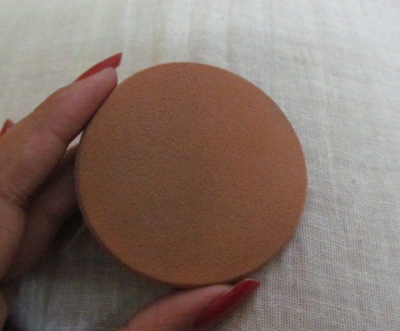 Lakme absolute compact puff (2)