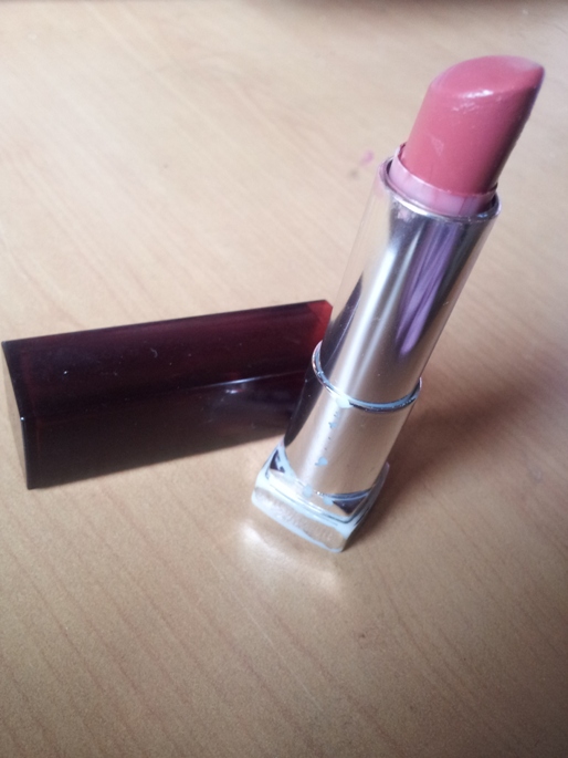 Maybelline Colorsensational Lipstick in Glamourous Red Review