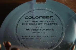 colorbar enchanting eyeshadow trio innocently pink (3)