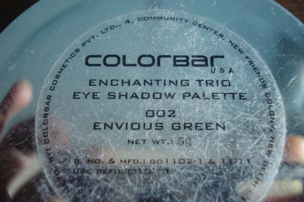 colorbar-eyeshadow-trip-envious-green-review