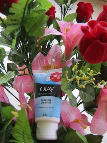olay natural white foaming cleanser
