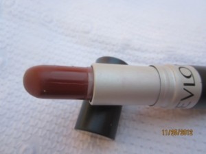 revlon matte lipstick chcolate kiss (3)