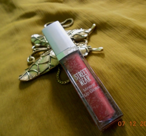 streetwear mineral lip gloss mulberry dip