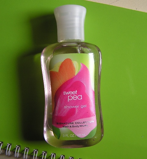 ath and Body Works Signature Collection Shower Gel -Sweet Pea