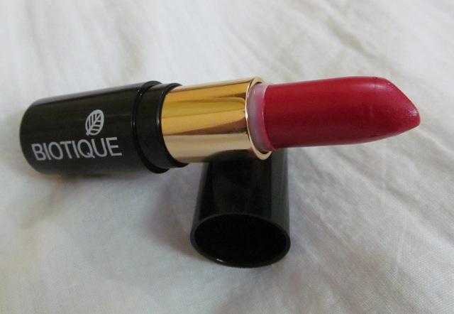 Biotique Bio Color lipstick Winter Cherry (4)