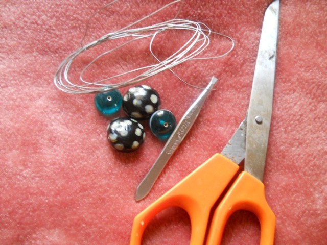 How To Make Hoop Earrings In 5 MIntues Material 2