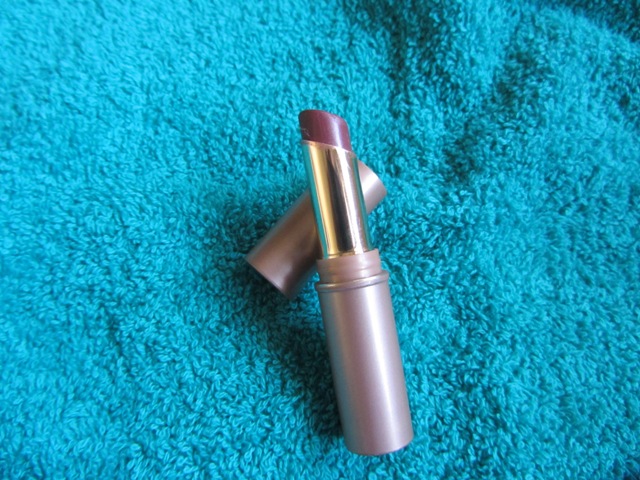 Lakme Nine to Five Lipstick in Pink Latte Review