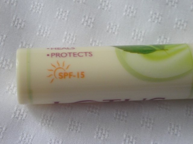 Lotus herbals fresh mint lip therapy (5)