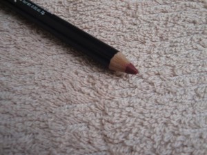 NYX Long pencil lip Auburn (4)
