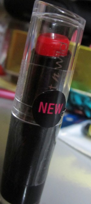Wet+N+Wild+911D+Stoplight+Red+Rouge+Lipstick+Review