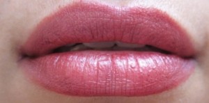 maroon-pink lips