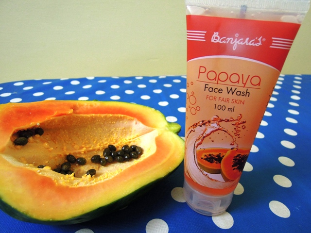 Banjara's Papaya Face Wash For Fair Skin