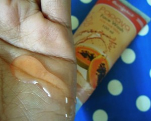 Banjara's Papaya Face Wash For Fair Skin swatch