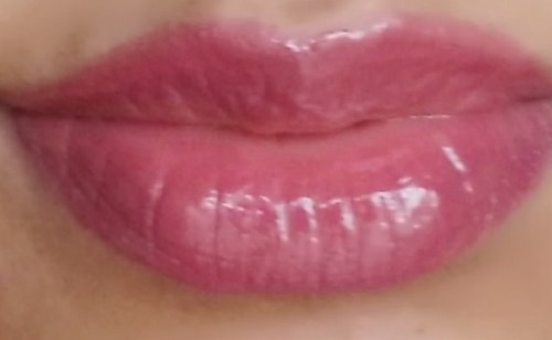 Loreal Color Riche Le Glosss really Rose  on lipstick