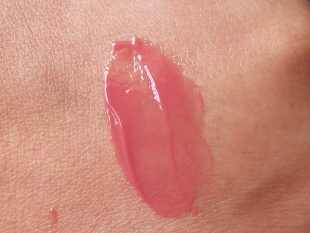 Loreal Color Riche Le Glosss really Rose swatch 1