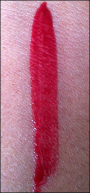 L’Oreal Infallible 8 HR Le Gloss  Rebel Red swatch