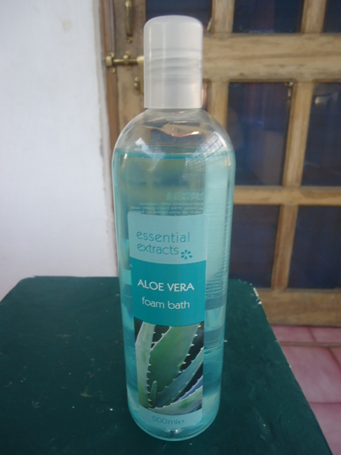 Marks+and+Spencer+Essential+Extracts+Aloe+Vera+Foam+Bath+Review