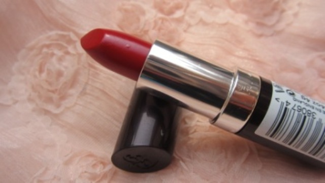 Rimmel Lasting Finish Lipstick Tantrum (3)