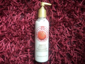 The Body Shop Cranberry Joy Shimmer lotion