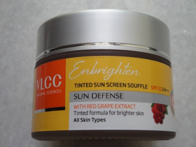 VLCC Enbrighten Tinted Sunscreen Souffle (2)