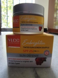VLCC Enbrighten Tinted Sunscreen Souffle