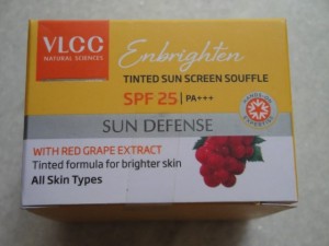 VLCC Enbrighten Tinted Sunscreen Souffle (3)