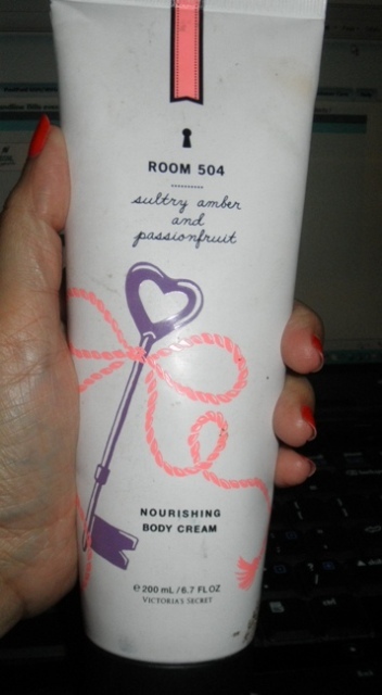  Victoria’s Secret Room 504 Nourishing Body Cream 
