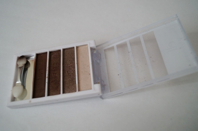 e.l.f Essential Flawless Eyeshadow - Tantalizing Taupe (6)