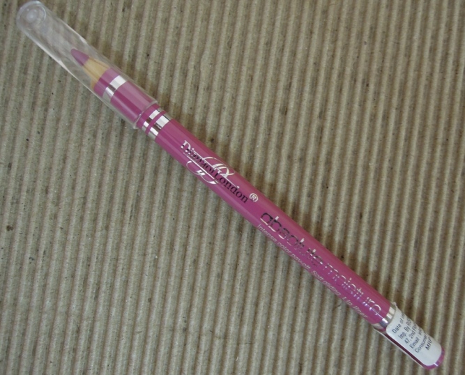Diana+of+London+Absolute+Moisture+Lip+Liner+in+Sweet+Pea+Review