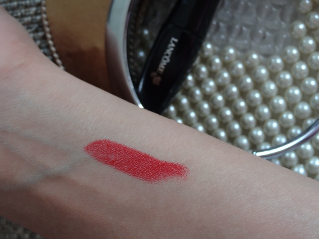 Estee Lauder Pure Color Long Lasting Lipstick - Scarlet Siren  swatch