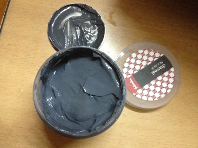 Fabindia Charcoal Face Pack (4)