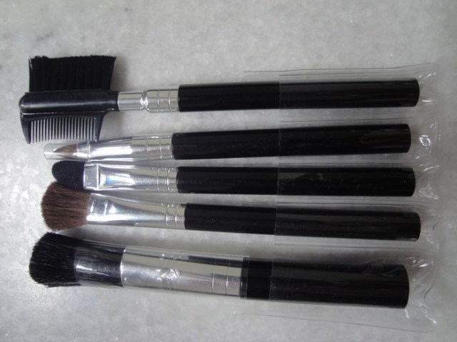 makeup brushes 1