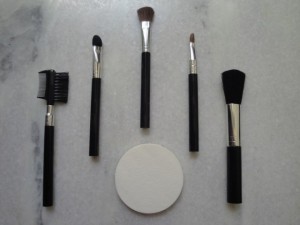 Faces Cosmetics 5 Piece + Foundation Sponge Brush Set (4)