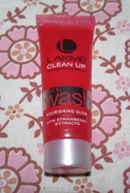 Lakme Clean Up Face wash