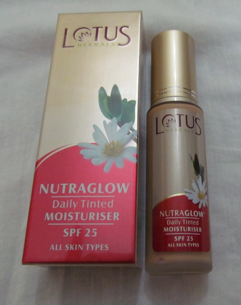 Lotus+Herbals+Nutraglow+Daily+Tinted+Moisturiser+SPF+25+Review