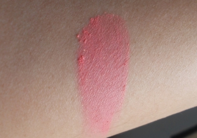 Lotus Herbals Purestay Long Lasting Blusher Rose Kiss Swatches (2)