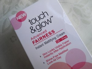 Revlon Touch and Glow Advanced Fairness Instant Mattifying Cream