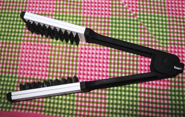 Vega Premium Hair Straightening Brush Review