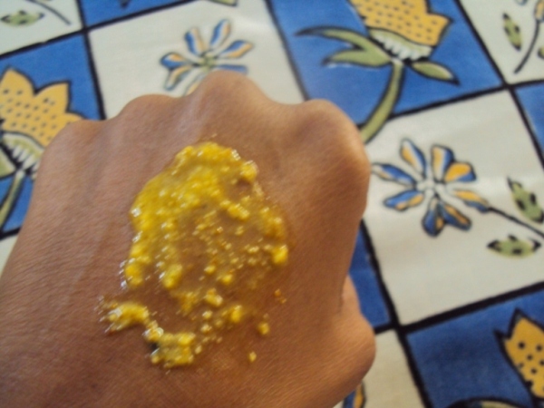 this is how it looks when applied on my hand