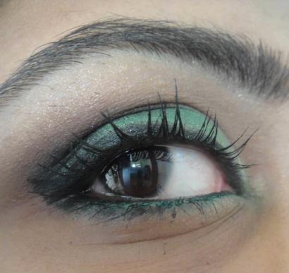 Image-Shimmery Green and Dark Brown Smokey Eye Makeup look