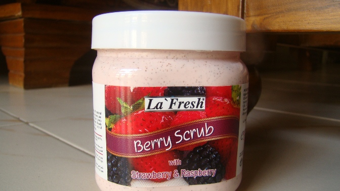 La+Fresh+Berry+Scrub+with+Strawberry+and+Raspberry+Review