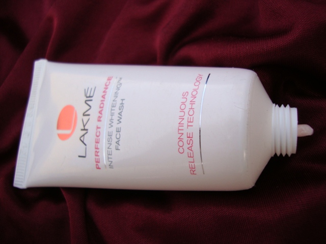 Lakme Perfect Radiance Intense Whitening Face Wash (5)