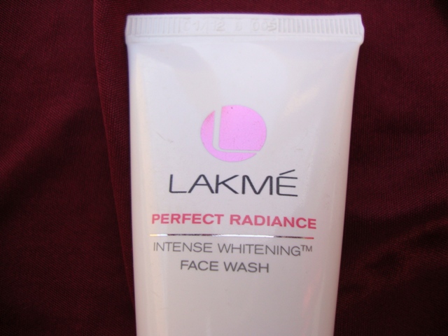 Lakme Perfect Radiance Intense Whitening Face Wash (7)