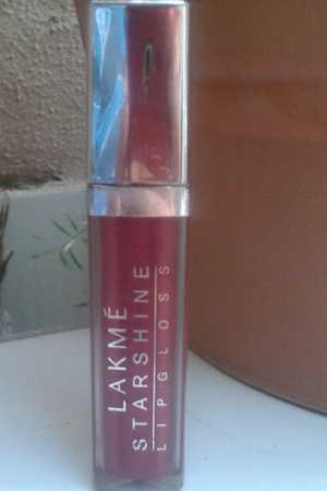 Lakme-Star-Shine-Lip-Gloss