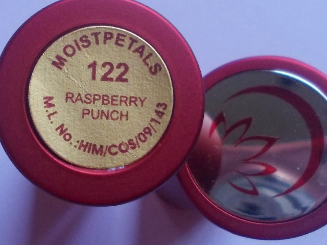 Lotus Herbals Moist Petals Lipstick Raspberry Punch (4)