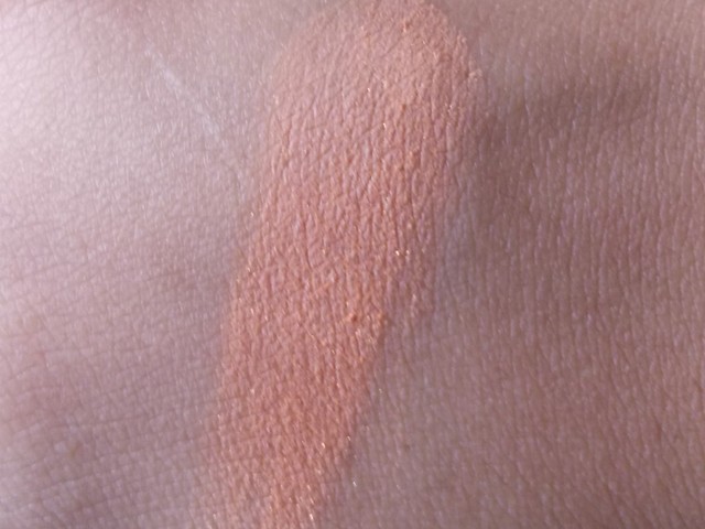 Lotus Herbals Purestay Long Lasting Blusher Dawn Glow swatches (2)