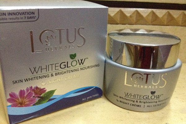 Lotus-Herbals-Whiteglow-Nig